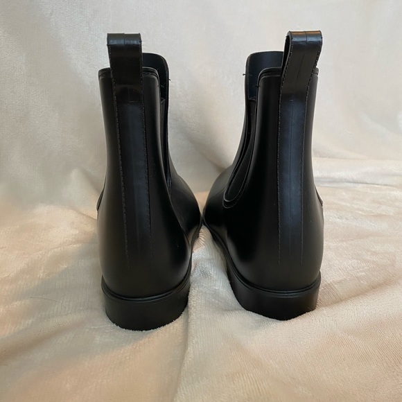 Short Boot - Picture 2 of 4